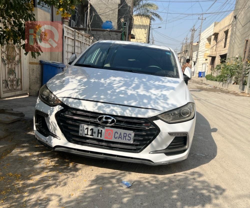 هیۆندای ئەلەنترا